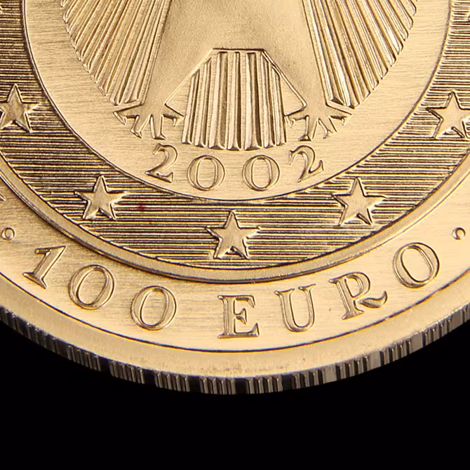 Deutschland 100 Euro Goldmuenze 2002 Detailansicht Rueckseite 100 EURO 2002 Sterne Bundesadler