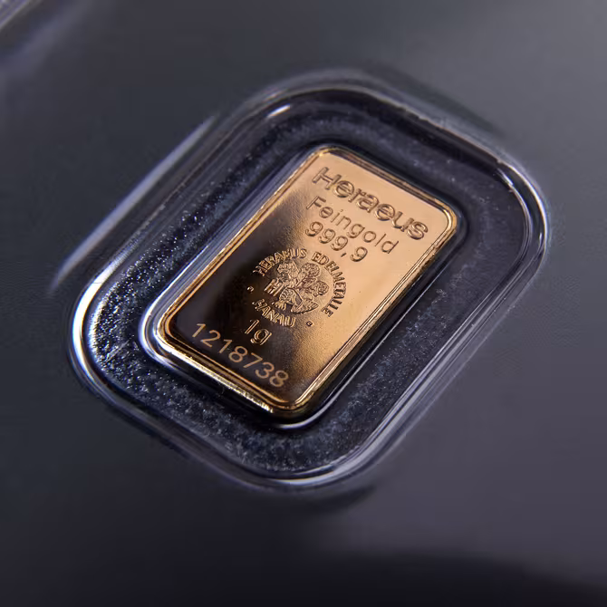 Heraeus Goldbarren 1g Feingold Barren Rueckseite glatt Nahaufnahme