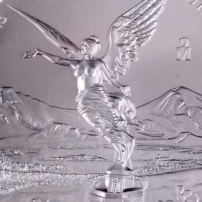 Libertad Silbermuenze 5 oz 2012 Detailansicht Siegesgöttin mit Fluegeln Vulkane Muenzzeichen OM