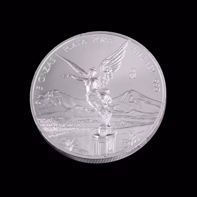Libertad Silbermuenze 5 oz 2012 Vorderseite Siegesgöttin Libertad Vulkane frontal schwarzer Hintergrund