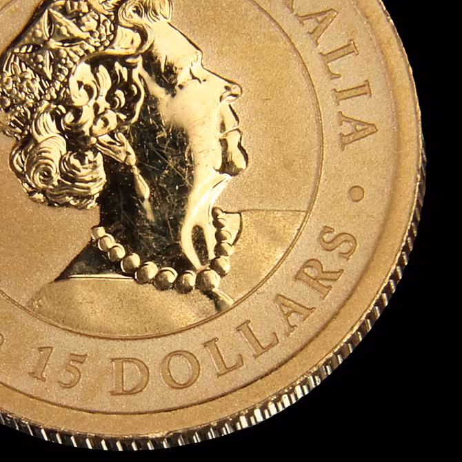 Perth Mint Känguru Goldmünze 1/10 oz 2022 Detailaufnahme Queen Elizabeth II und 15 Dollars