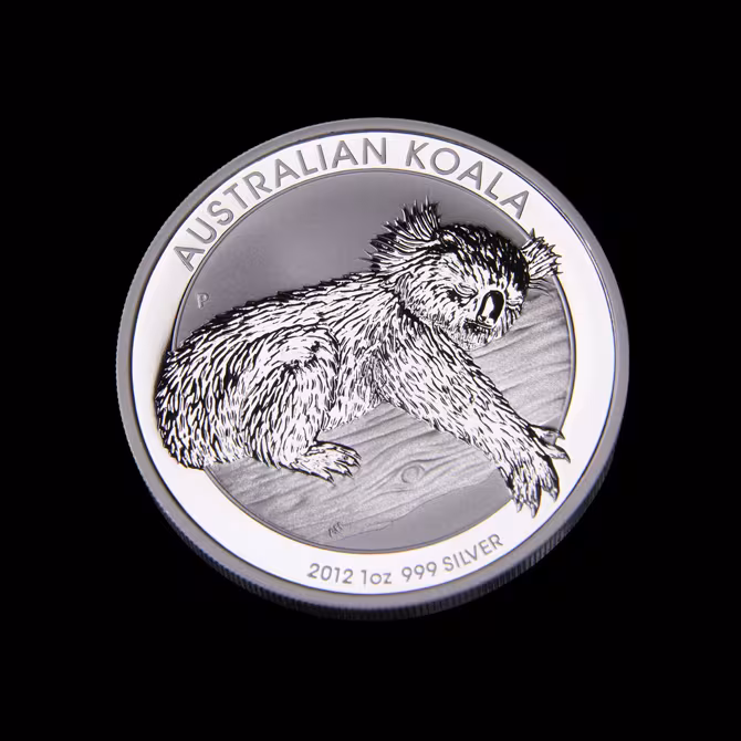 Perth Mint Australian Koala Silbermuenze 1 oz 2012 Vorderseite schlafender Koala 2012 1oz 999 SILVER schwarzer Hintergrund