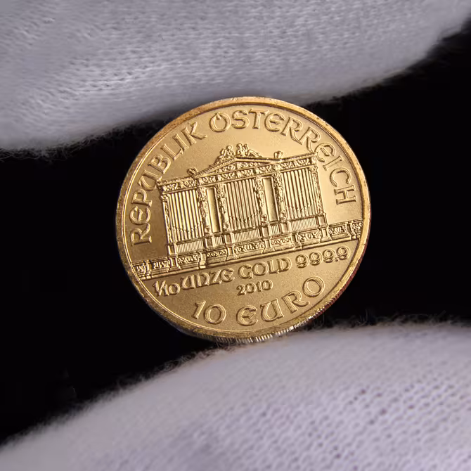 Wiener Philharmoniker Goldmuenze 1/10 oz Rueckseite Musikverein in weissen Handschuhen
